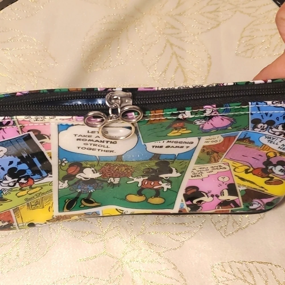 DISNEY World Kissing Mickey Mouse Minnie Mouse Zip Bag Purse Comic Cartoon